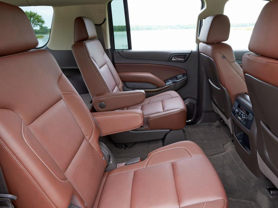 Интерьер Chevrolet Suburban LTZ 2015 года  (фото 20 из 27)